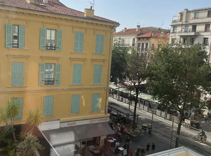 Au Centre De