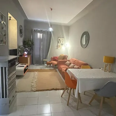 Au Centre De * نيس